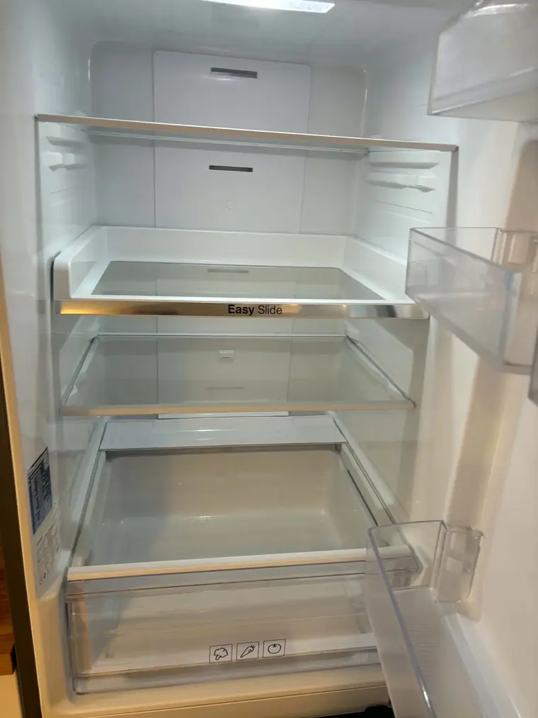 Lodówka po sprzątaniu